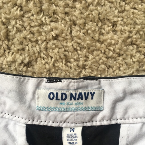 Old Navy black size 14 shorts - Picture 3 of 5